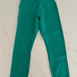lululemon athletica women’s Wunder Train Green Leggings, size 6.
